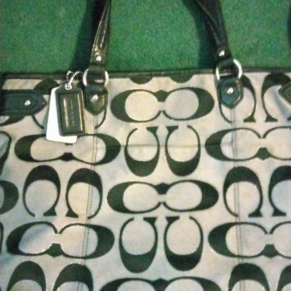 Coach purse - Picture 3 of 4